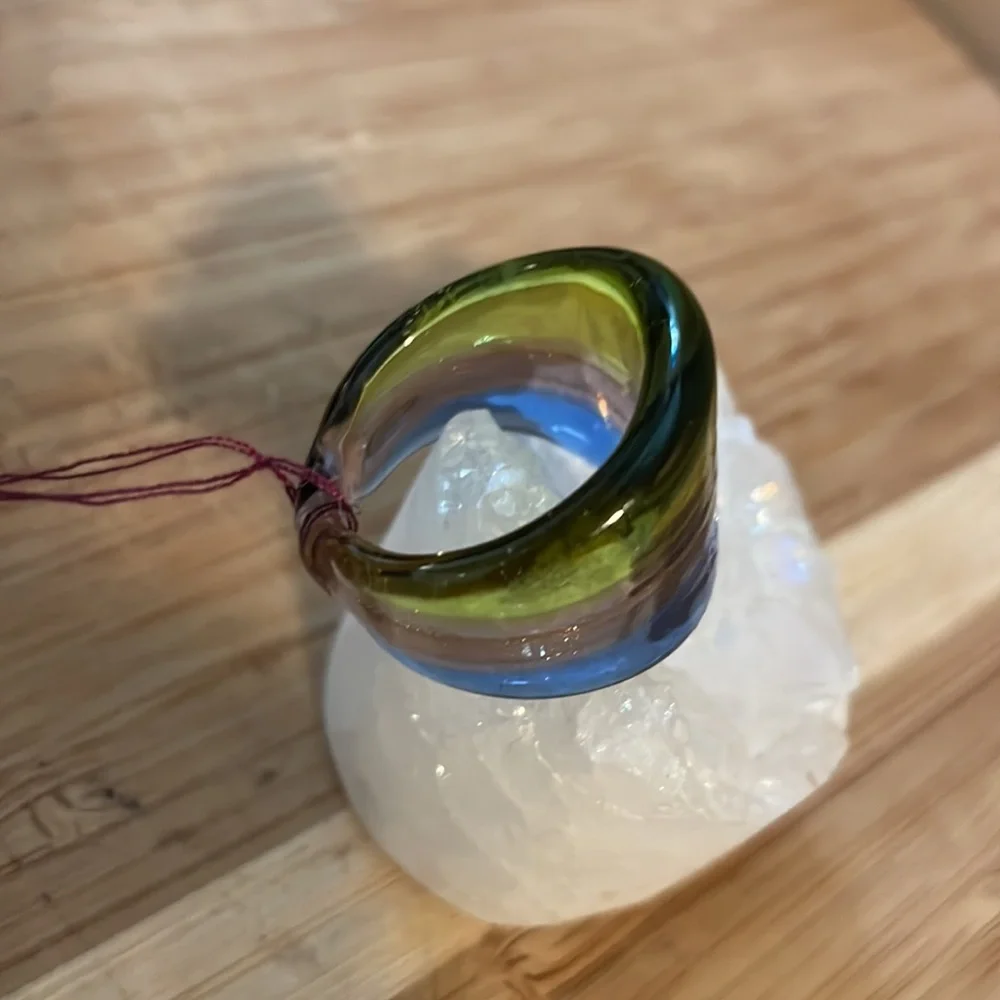 Glass ring - Picture 2 of 3